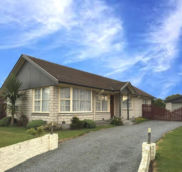 33 Denniston Crescent, Redwood, Christchurch - Carousel 1