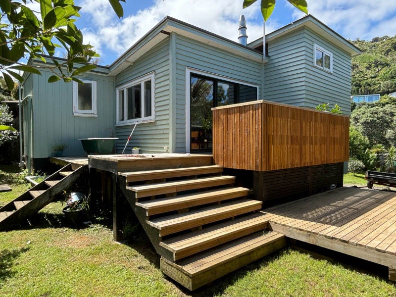 132 Seaview Road, New Lynn - Carousel 12