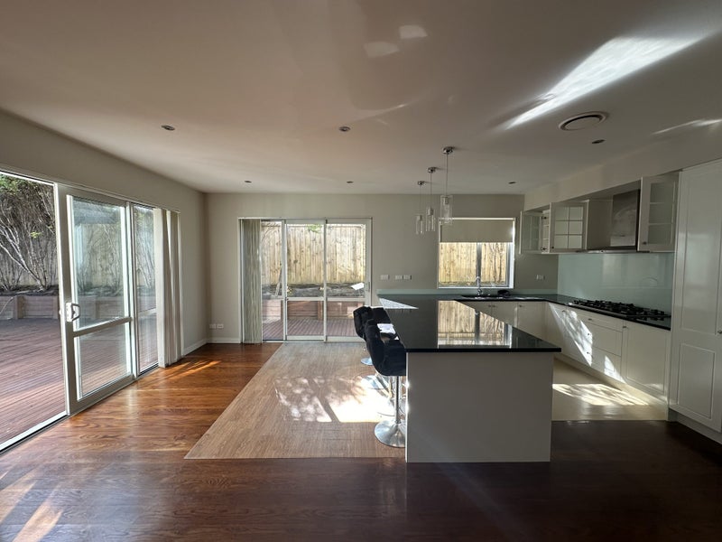 72 Harrowglen Drive, Northcross, Auckland - Carousel 2