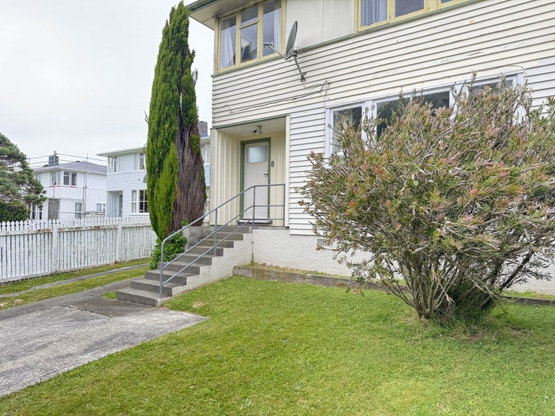 8 Takatimu Way, Johnsonville, Wellington - Carousel 1