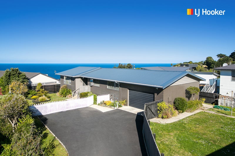 10 Clayton Street, Saint Clair, Dunedin - Carousel 1