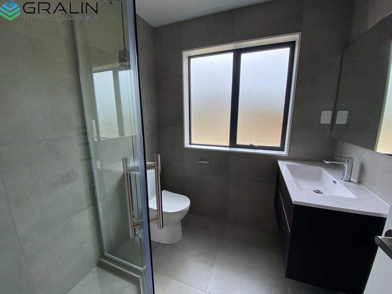 2B Grandison Crescent, New Lynn, Auckland - Carousel 8