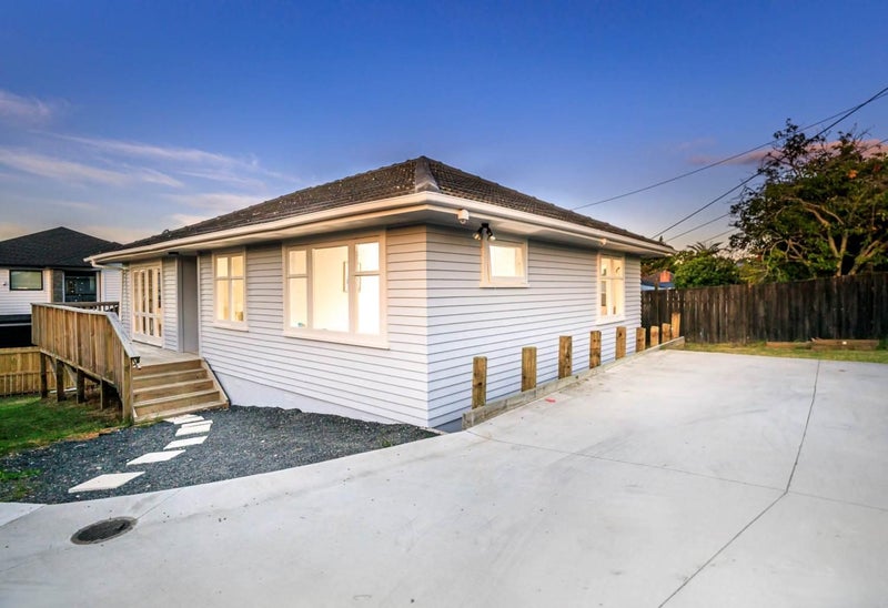 46 Waipani Road, Te Atatu Peninsula, Auckland - Carousel 1