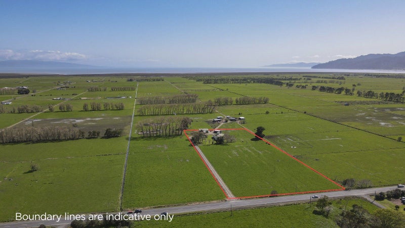 1933 State Highway 25, Orongo, Thames - Carousel 21