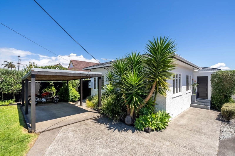 1/115 Shakespeare Rd, Milford, North Shore City - Carousel 2