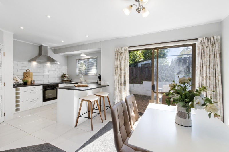 2/40 Gills Avenue, Papakura, Auckland - Carousel 2