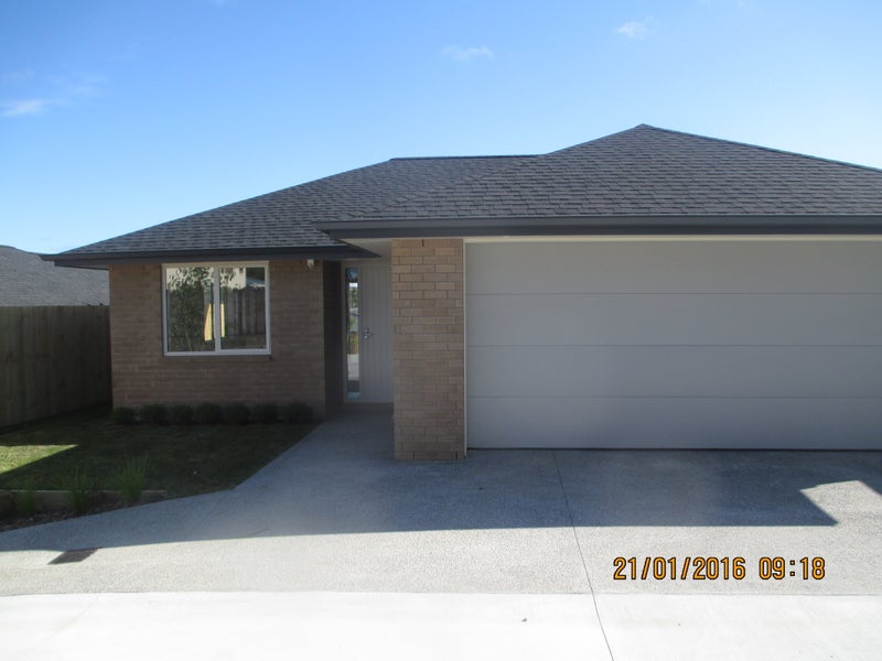 63A Rodney Street, Howick, Auckland - Carousel 1