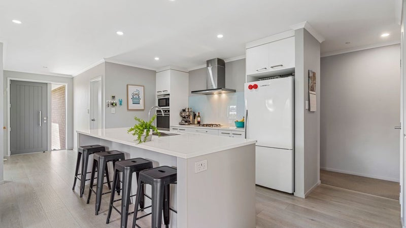 33 Captain Mitchell Drive, Opaheke, Papakura - Carousel 2