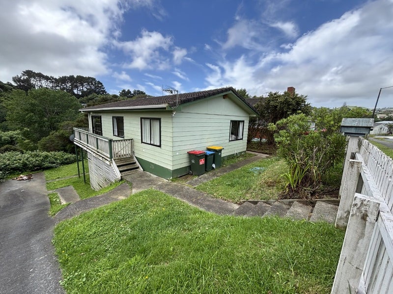 26 Bellona Place, Cannons Creek, Porirua - Carousel 2
