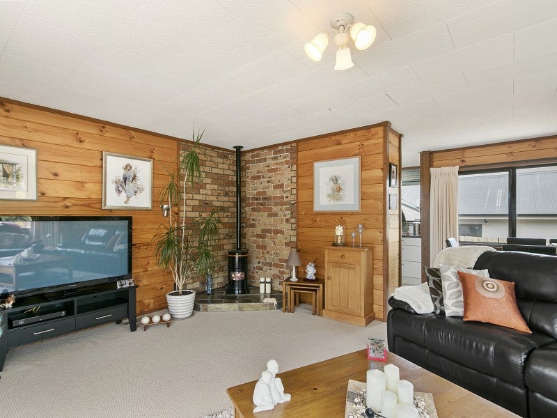 16 KARAMEA GR, WAINUIOMATA, Lower Hutt - Carousel 2