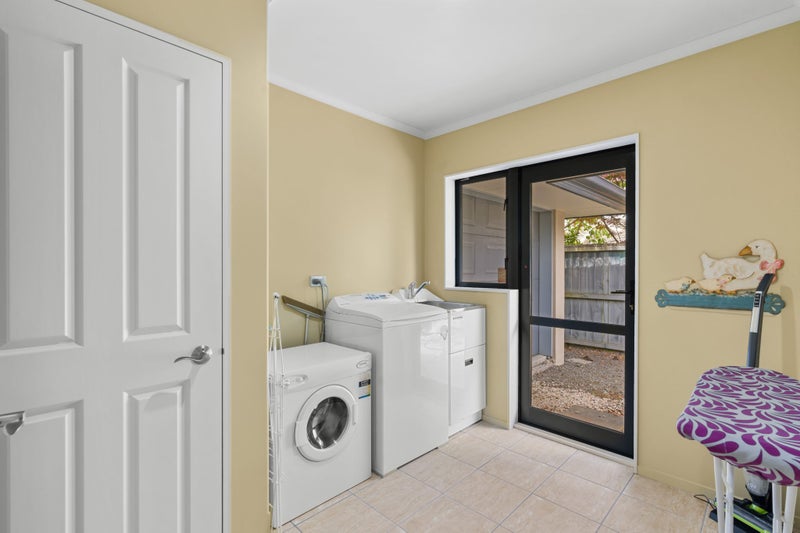 14 Caroline Way, Northwood, Christchurch - Carousel 21