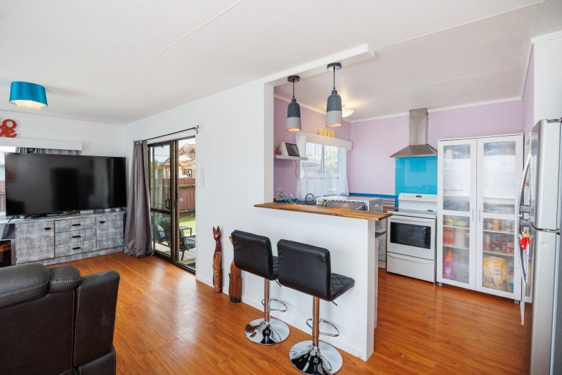 41A Raglan Avenue, Cloverlea, Palmerston North - Carousel 2