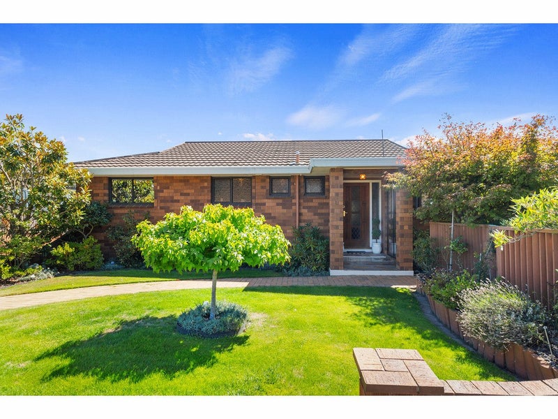 10 Oakleigh Crescent, Oamaru North, Oamaru - Carousel 2