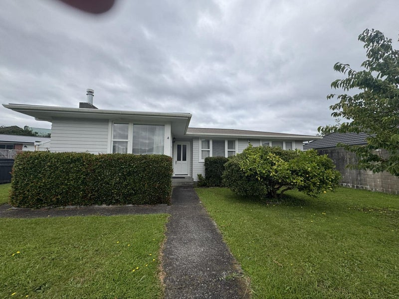 4 Tiwakawaka Grove, Heretaunga, Upper Hutt - Carousel 1