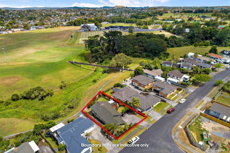 53 De Quincey Terrace, Highland Park, Auckland - Carousel 2