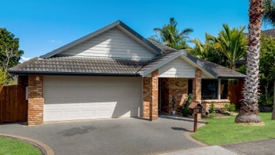 4 Strundeen Close, Flat Bush, Auckland - Carousel 1