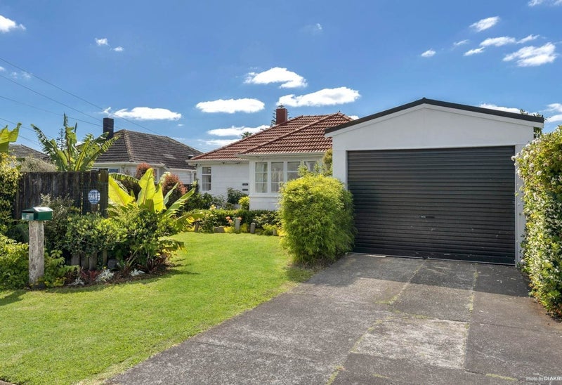 10 Benghazi Road, Panmure, Auckland - Carousel 10