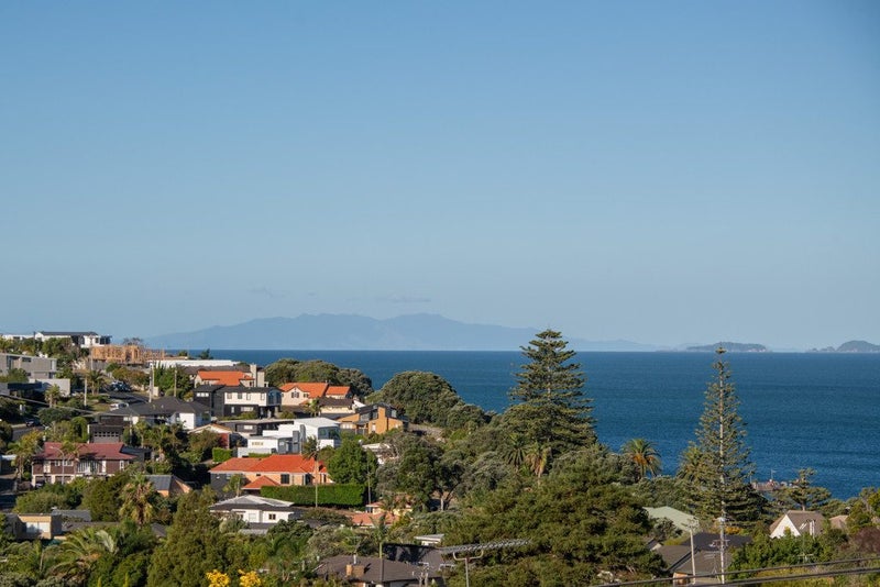43 Aotearoa Terrace, Murrays Bay, Auckland - Carousel 2