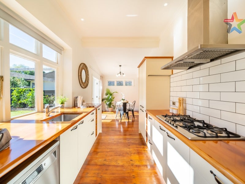 7 Charles Street, Belmont, Lower Hutt - Carousel 1