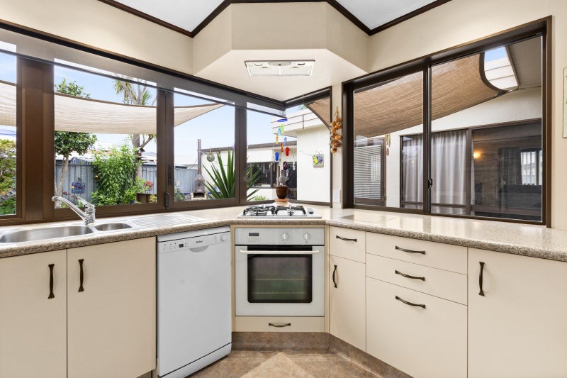 34 York Avenue, Tamatea, Napier - Carousel 2