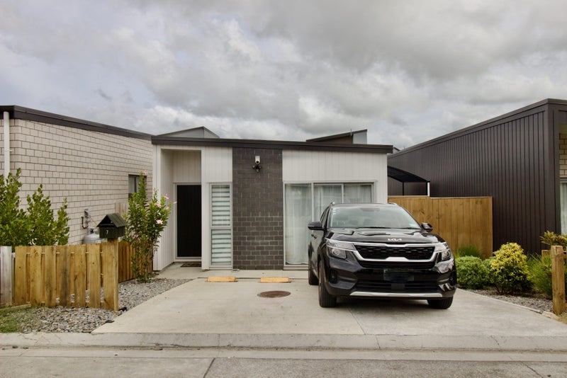 7 Heri Lane, Westgate, Auckland - Carousel 1