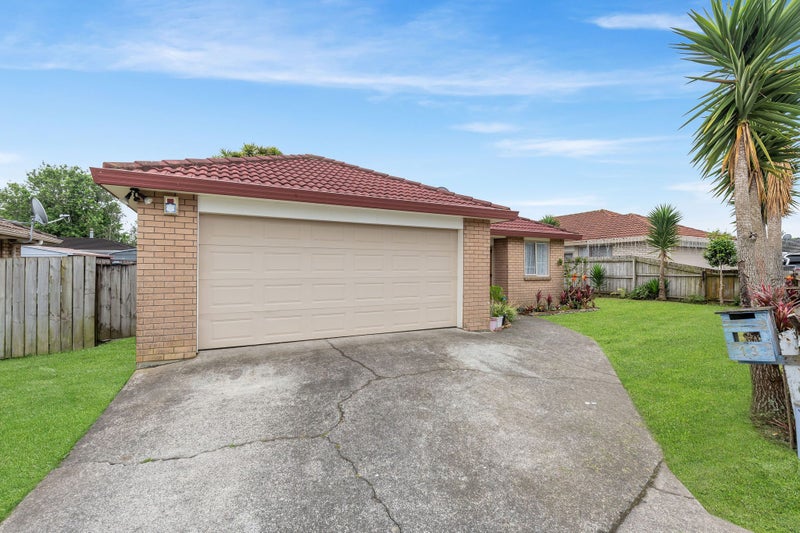 13 Piriti Place, Weymouth, Auckland - Carousel 2