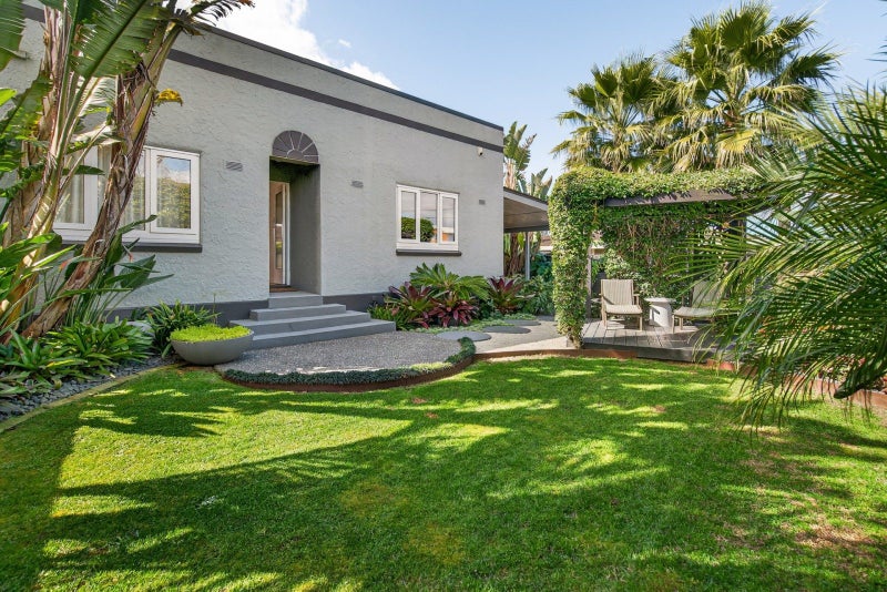 6 Pemberton Crescent, Greerton, Tauranga - Carousel 1