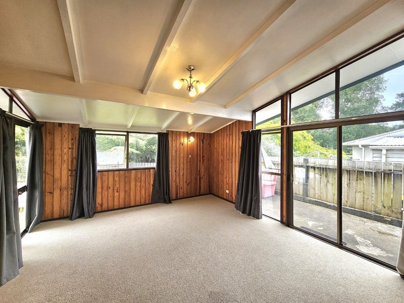 12 Heaphy Street, Westown, New Plymouth - Carousel 2