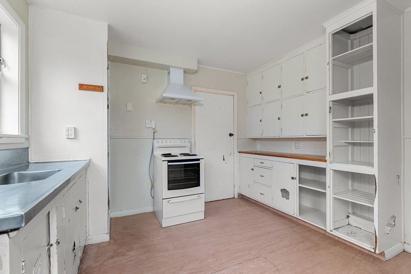 8 Lyall Place, Bryndwr, Christchurch - Carousel 2