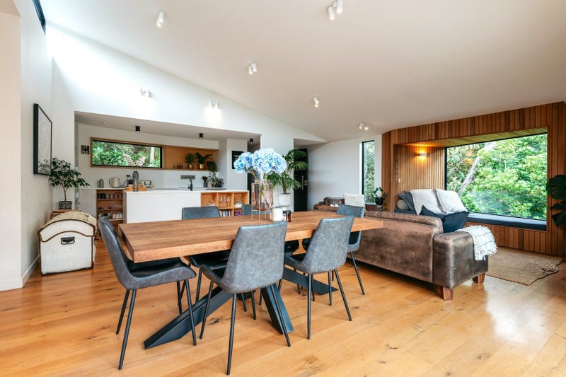 39 Makora Avenue, Oneroa, Waiheke Island - Carousel 1