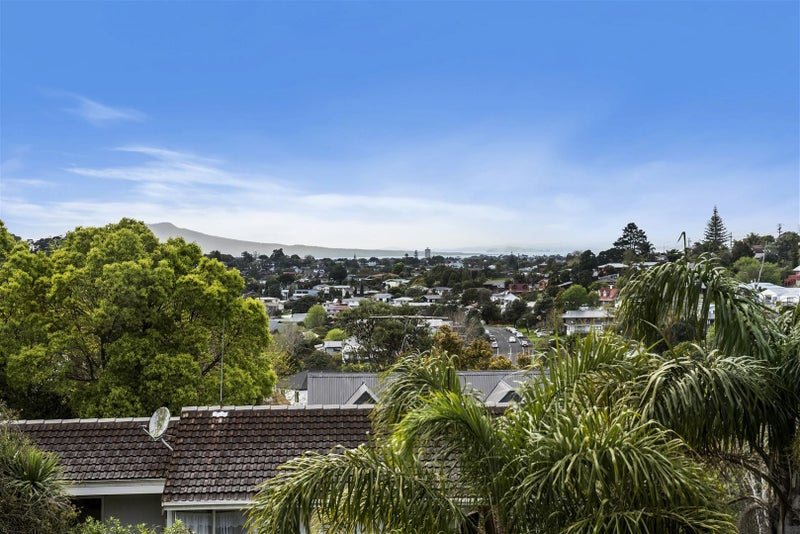 13 Tacitus Place, Totara Vale, Auckland - Carousel 2