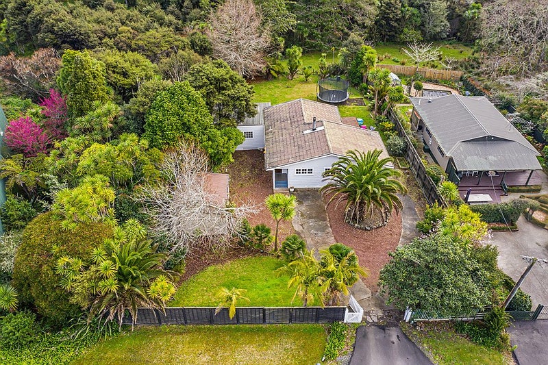 86 Waitakere Road, Henderson - Carousel 2