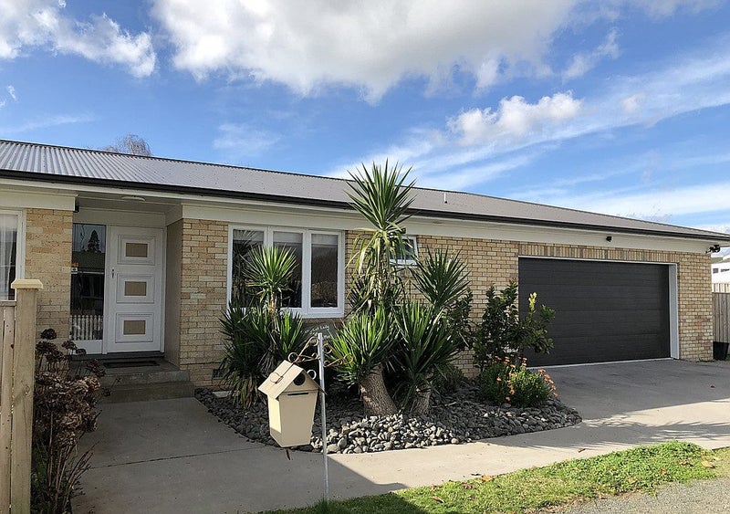 24 Storey Avenue, Forest Lake, Hamilton - Carousel 1