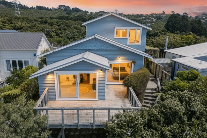 44 Mortimer Terrace, Aro Valley, Wellington - Carousel 1