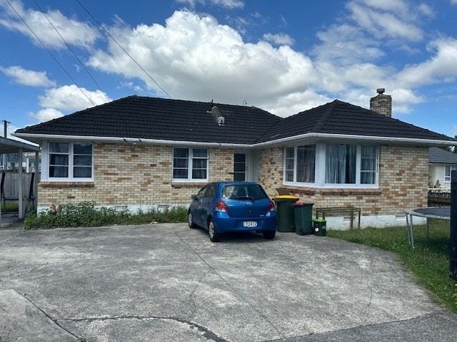11 McDougall Street, Manurewa East, Auckland - Carousel 1