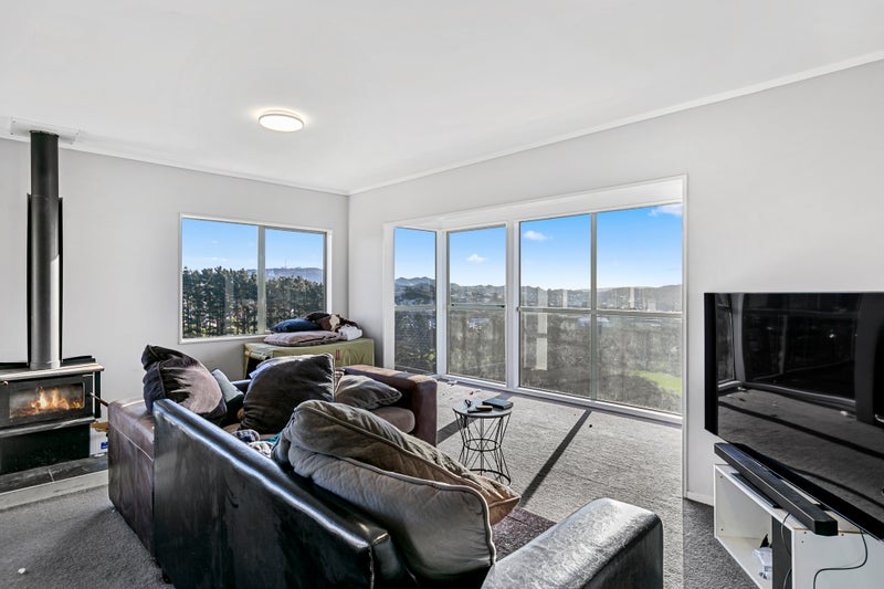 7B Sunningdale Lane, Woodridge, Wellington - Carousel 2
