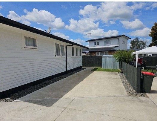 4 Jeanette Street, Glenview, Hamilton - Carousel 10