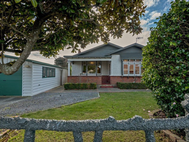 33 Knowles Street, Terrace End, Palmerston North - Carousel 1