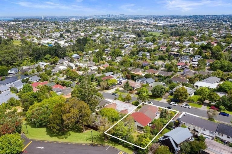 4A Lavery Place, Sunnynook, Auckland - Carousel 13