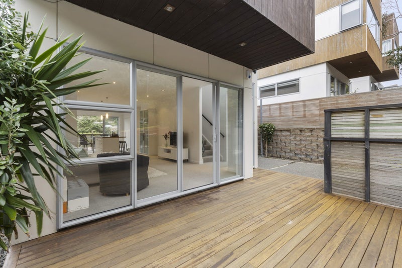 39 Tiketike Way, Brooklyn, Wellington - Carousel 1