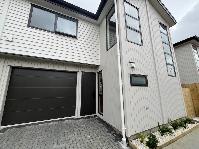 2/31 Hamlin Road, Mount Wellington, Auckland - Carousel 1