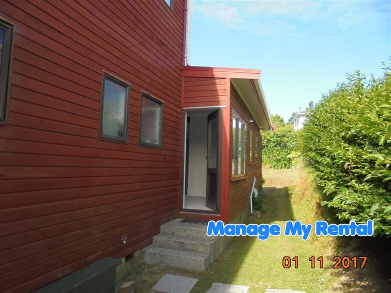 30 Ranui Terrace, Tawa, Wellington - Carousel 1