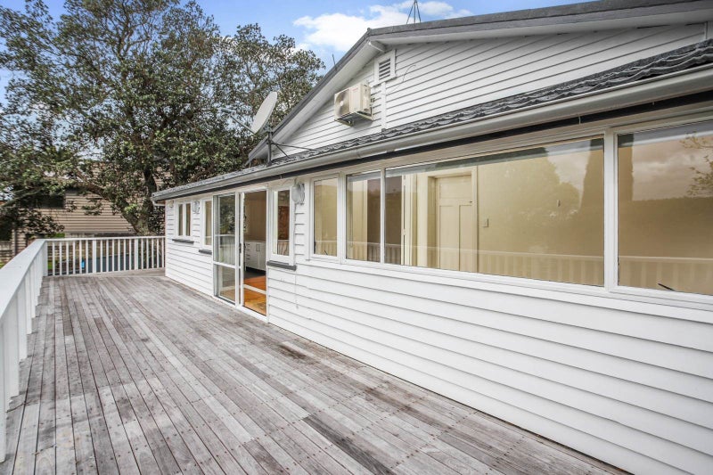 2/91 Sarsfield Street, Herne Bay, Auckland - Carousel 2