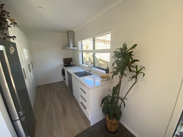 105 Bell Street, Tawa, Wellington - Carousel 2