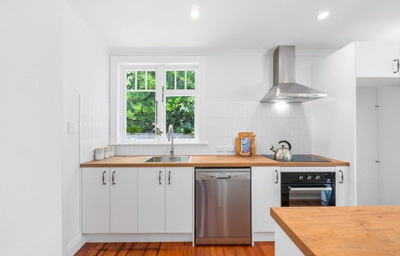 1-2/6 Pohutukawa Street, Woburn, Lower Hutt - Carousel 2