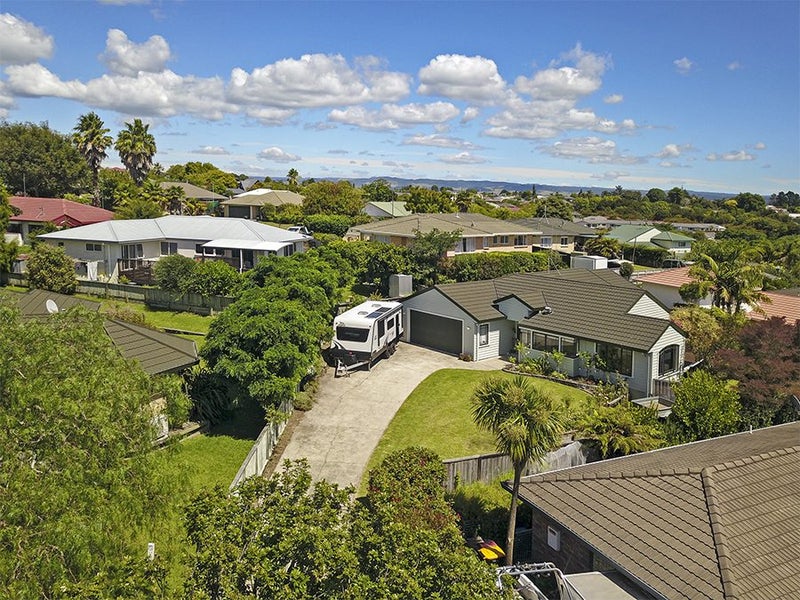 16 Taramea Rise, Pyes Pa, Tauranga - Carousel 1