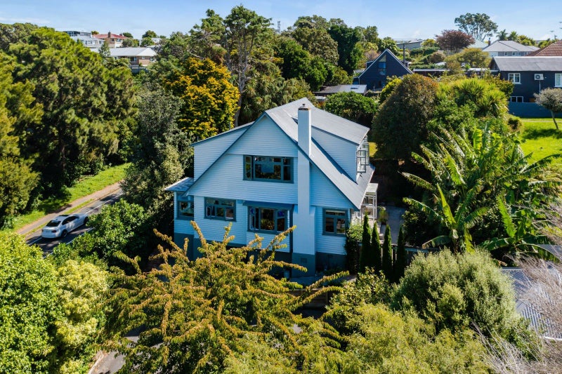 38 Lawry Street, Blagdon, New Plymouth - Carousel 1
