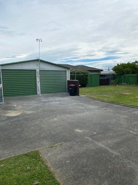 17 Flanders Avenue, Onekawa, Napier - Carousel 13