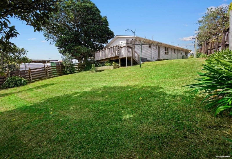 15 Mirovale Place, Totara Vale, Auckland - Carousel 2