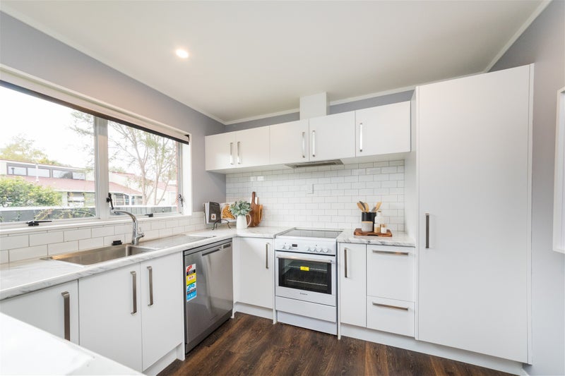 18B Keeling Street, West End, Palmerston North - Carousel 2